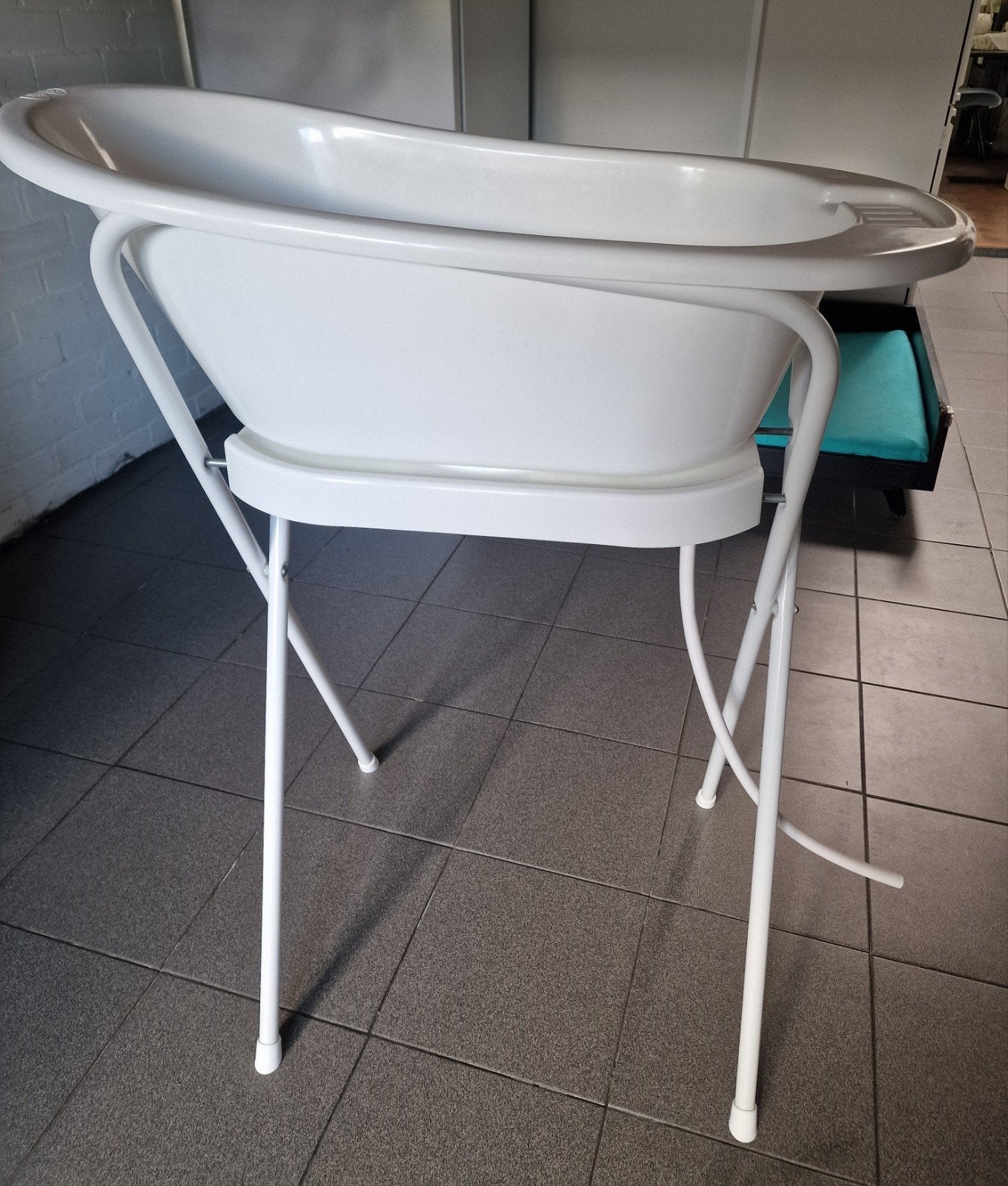 Babybad Hema inclusief badstandaard en badslang met plug, Kinderen en Baby's, Ophalen, Gebruikt, Badje, Hema