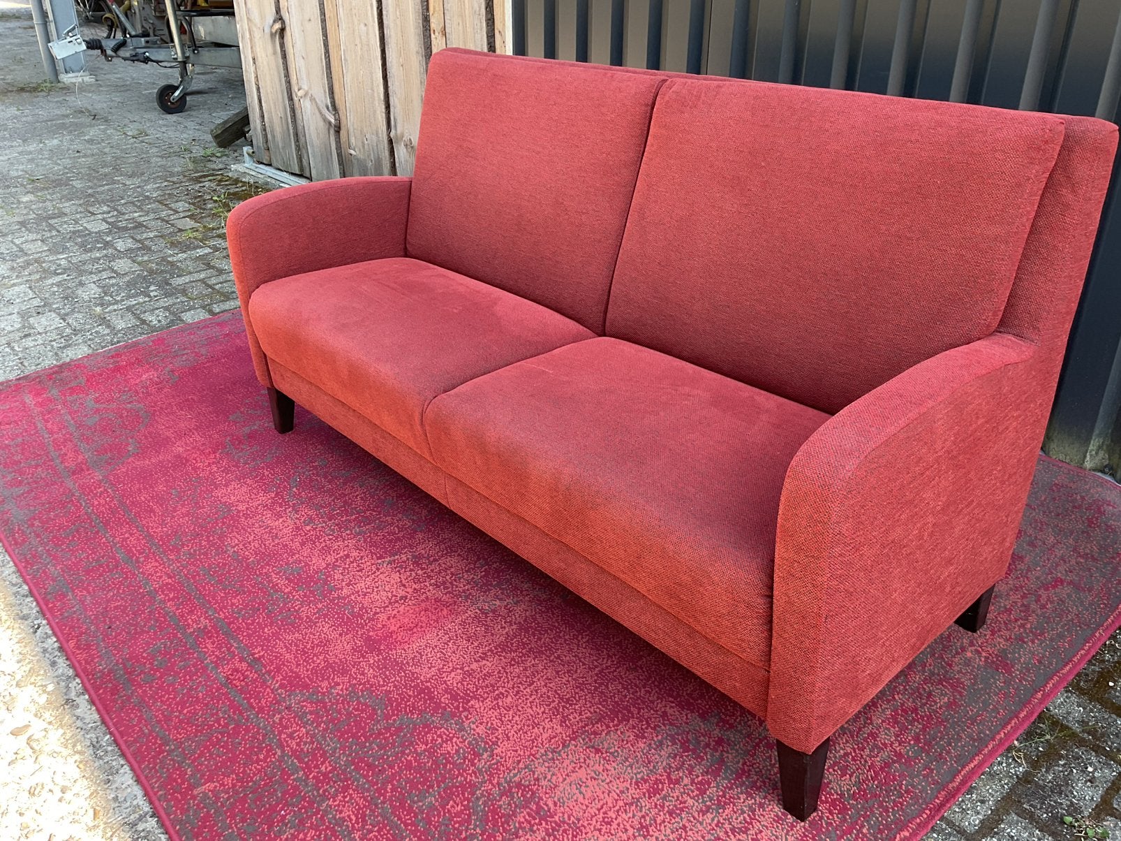 Gratis rode bank en rood kleed, Ophalen, Gebruikt, Tweepersoons, 75 tot 100 cm