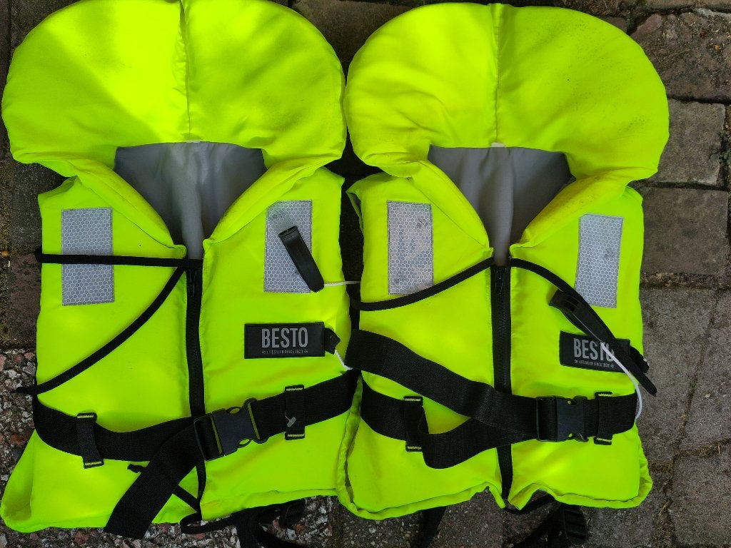 Zwemvest (2x) kind 100N, Watersport en Boten, Ophalen, Gebruikt, Kind, Besto