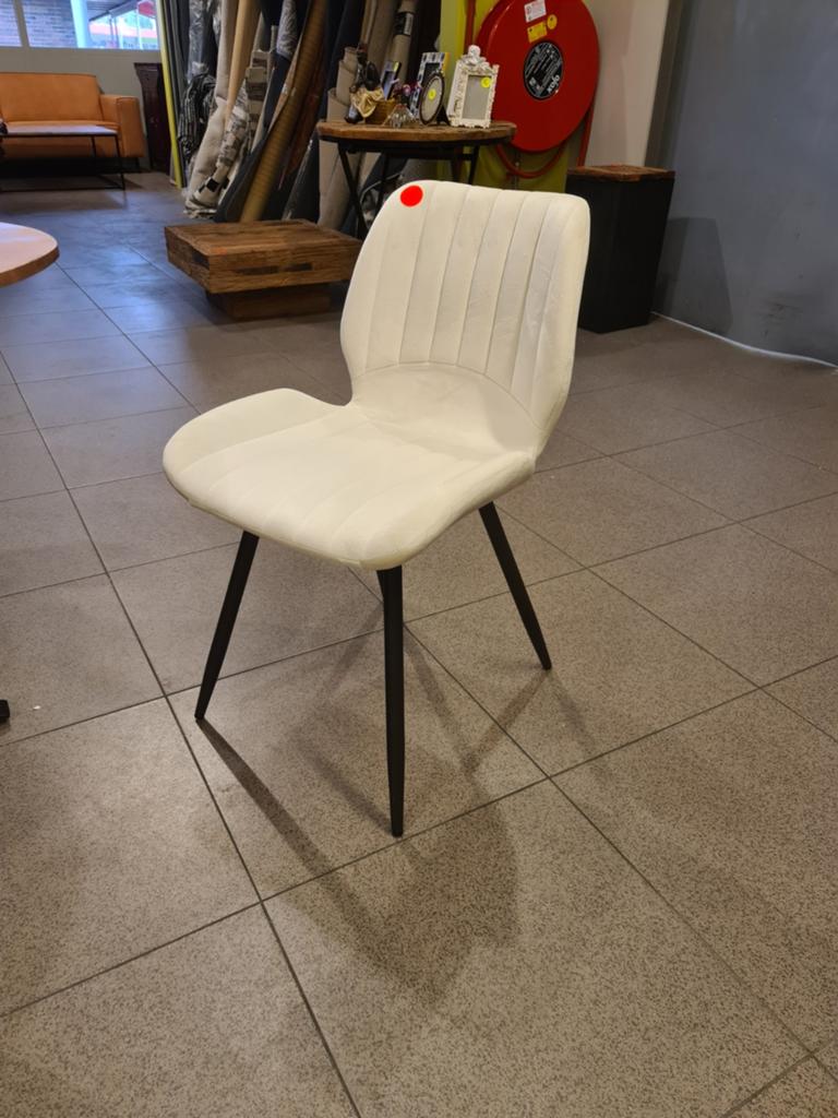 Nieuwe eetkamerstoel adore velvet off white €35 per stuk, Ophalen, Industrieel landelijk barok brocante koloniaal boheems vintage