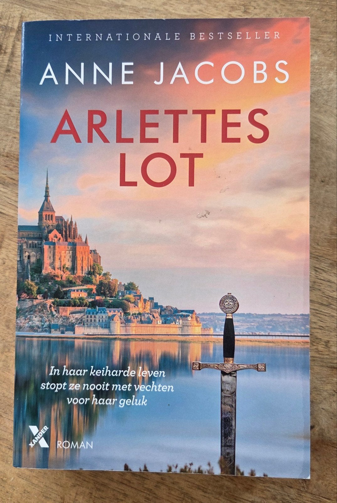 Anne Jacobs - Arlettes lot, Ophalen of Verzenden, Zo goed als nieuw, Anne Jacobs