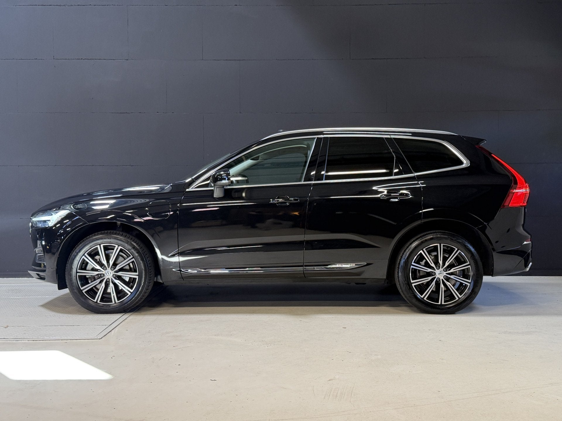 Volvo XC60 2.0 Recharge T8 AWD Inscription | Panoramadak | E, Automaat, Gebruikt, 138 €/maand, Zwart