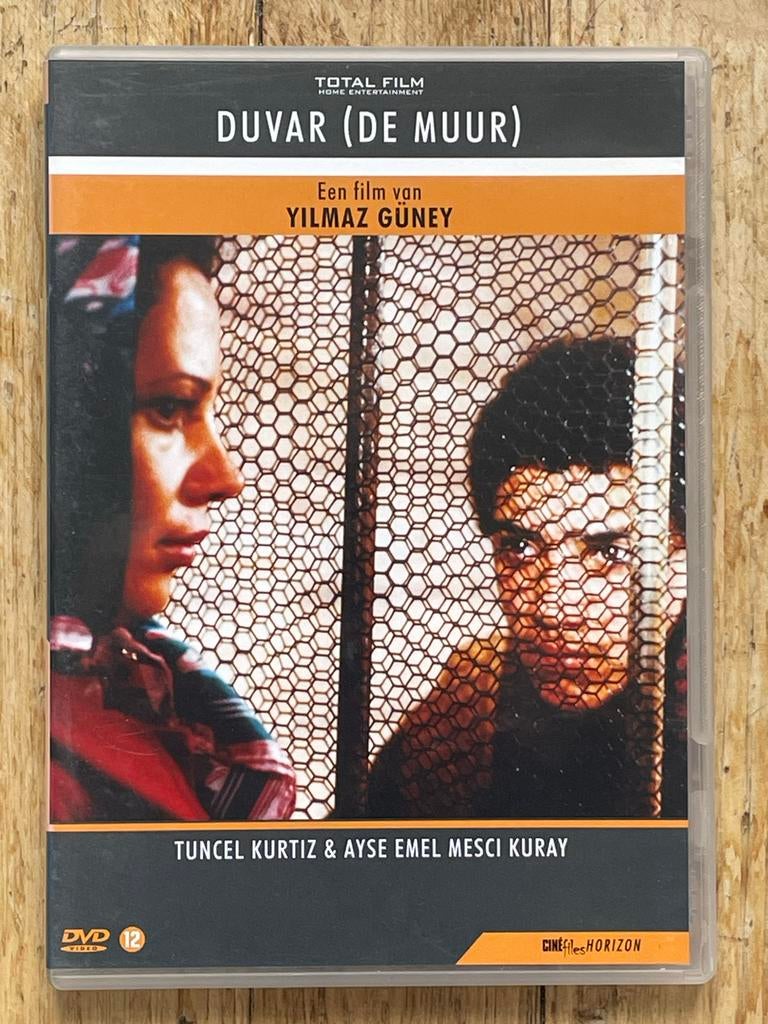 Duvar (De Muur) DVD - Yilmaz Güney - Drama, Vanaf 12 jaar, Ophalen of Verzenden, Gebruikt, Waargebeurd drama