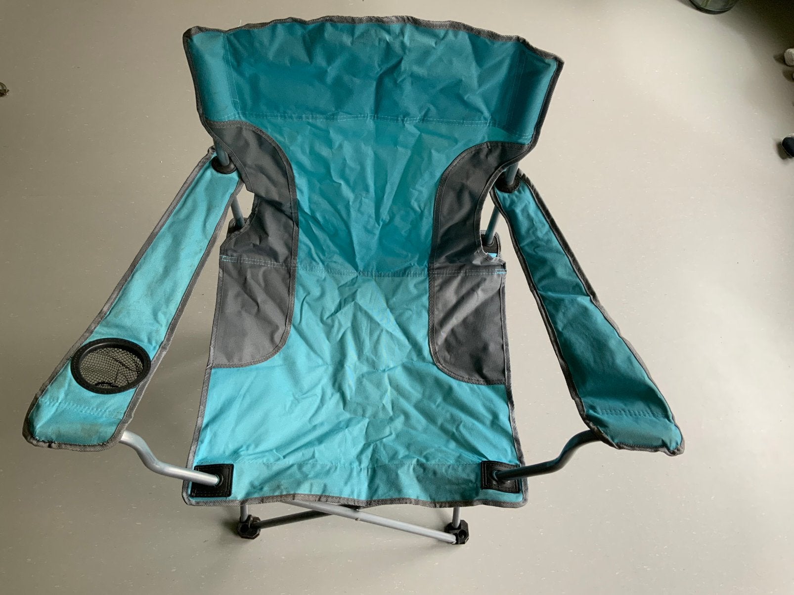 Vouwstoel lichtblauw met bekerhouder en hoes, gebruikt, Caravans en Kamperen, Kampeeraccessoires, Ophalen, Gebruikt