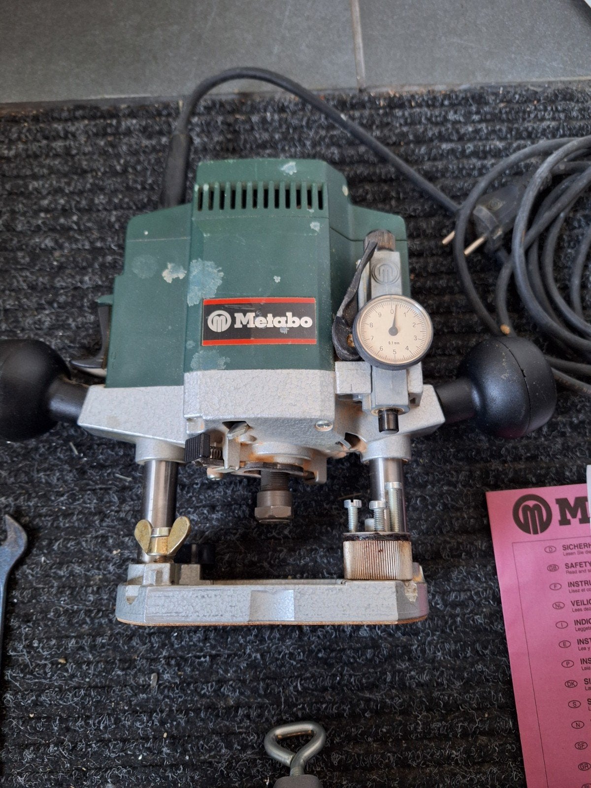 bovenfrees metabo met  accessoires, freesset en freestafel, Ophalen of Verzenden, Elektrisch, Bovenfrees