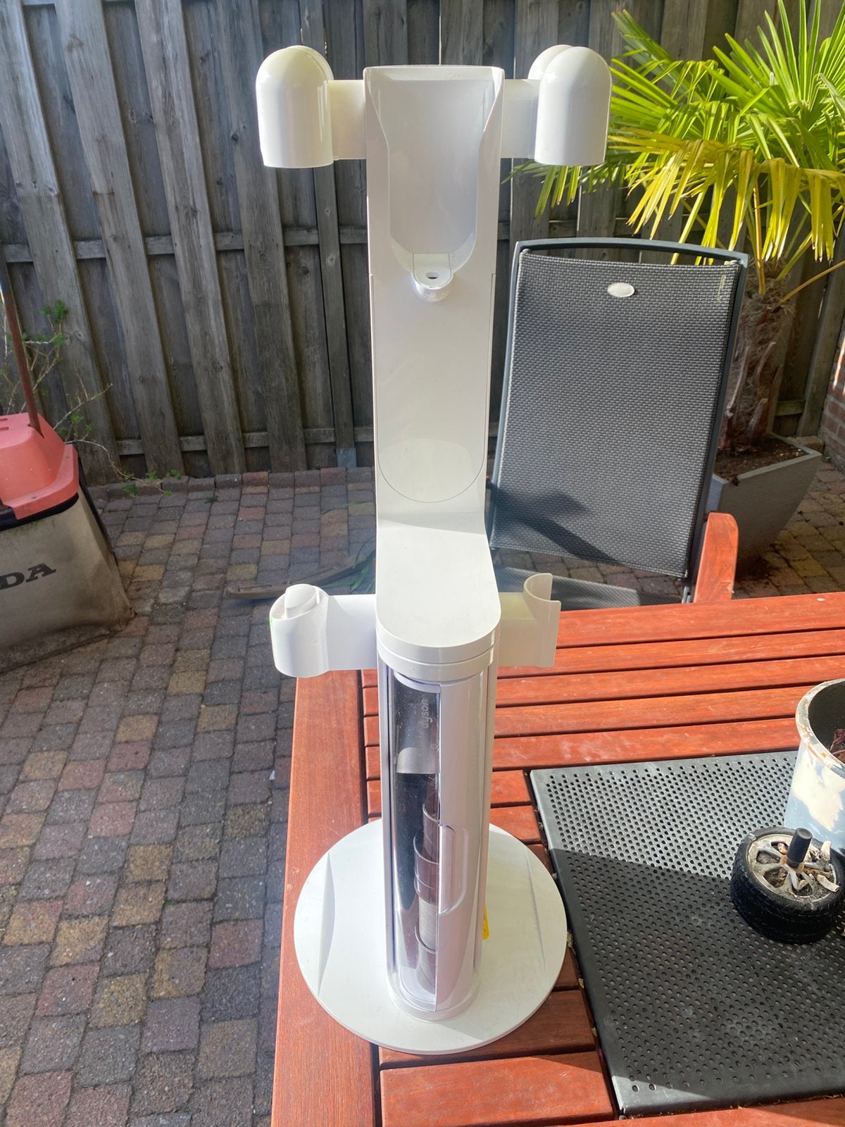 Dyson dok flloor lader met cassette acc v10, Ophalen