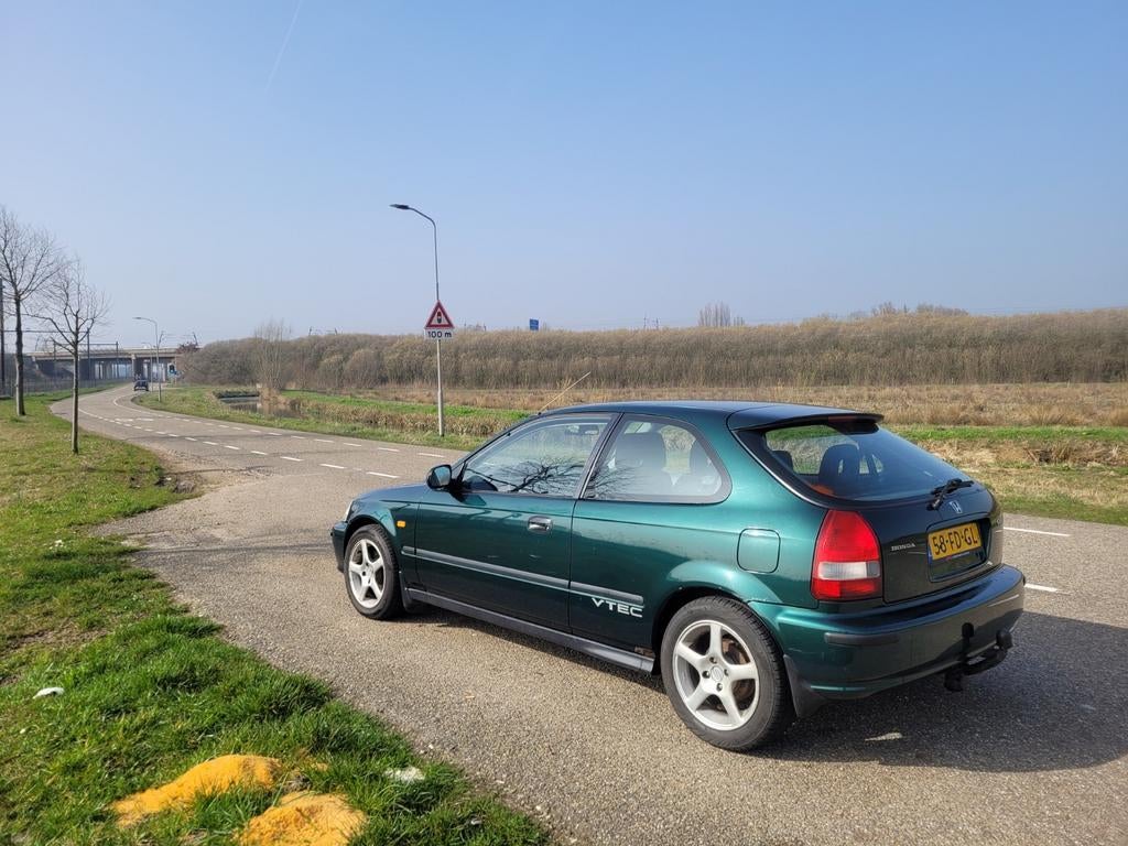 Honda Civic 1.5 I Vtec-e 2000 Groen, EK3, Auto's, Honda, Voorwielaandrijving, 40 €/maand, 4 cilinders, Metallic lak
