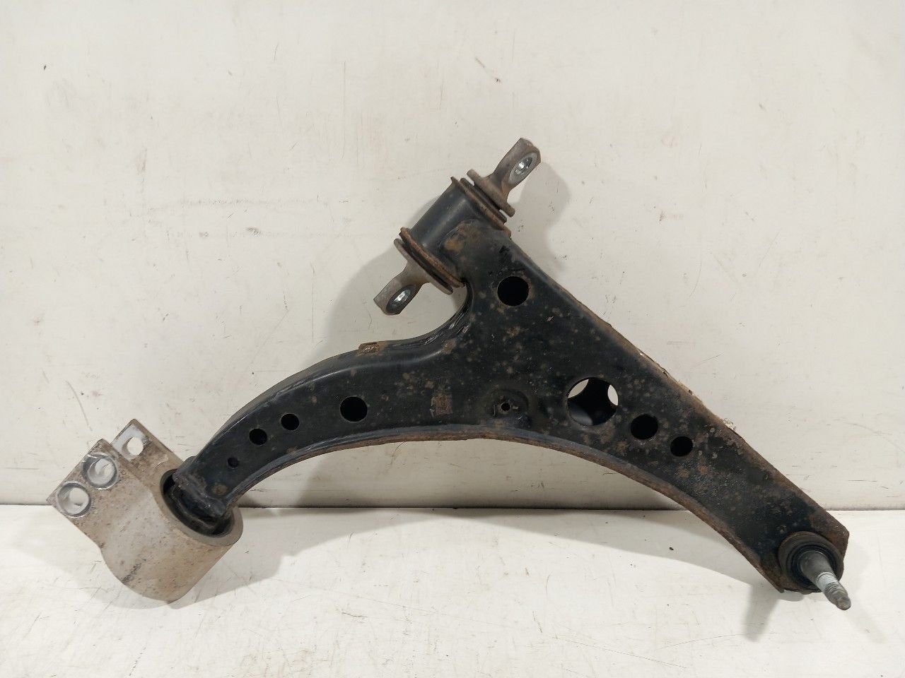 Draagarm rechts voor Opel Astra, Onderdelen@venauto.nl, Van der Ven Autorecycling B.V., Gebruikt, Ettenseweg 76, 4706 PB Roosendaal, The Netherlands