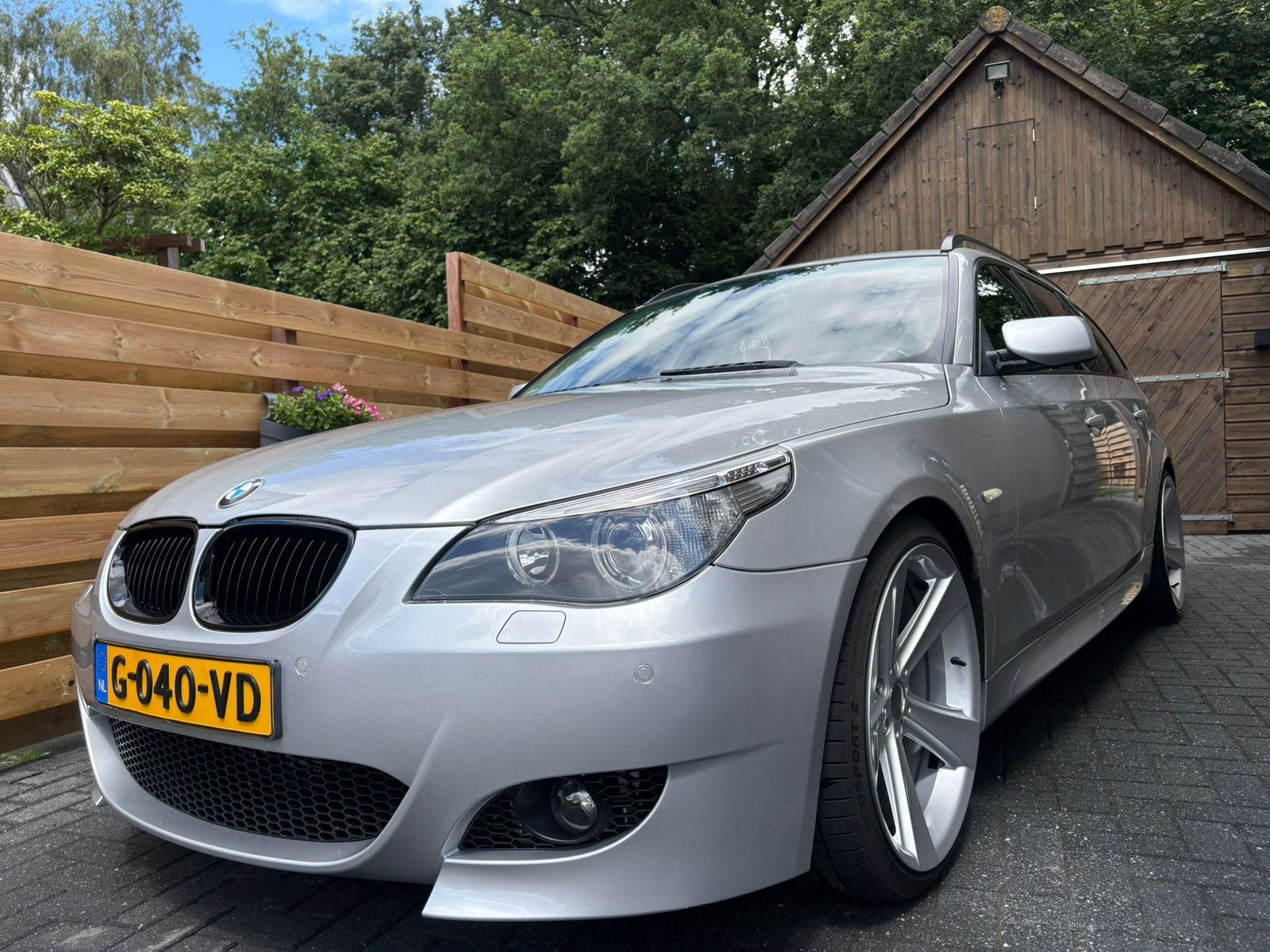 BMW 5-Serie 3.0 D 530 Touring AUT 2004 Grijs, Auto's, BMW, Achterwielaandrijving, Zwart, 2000 kg, Leder