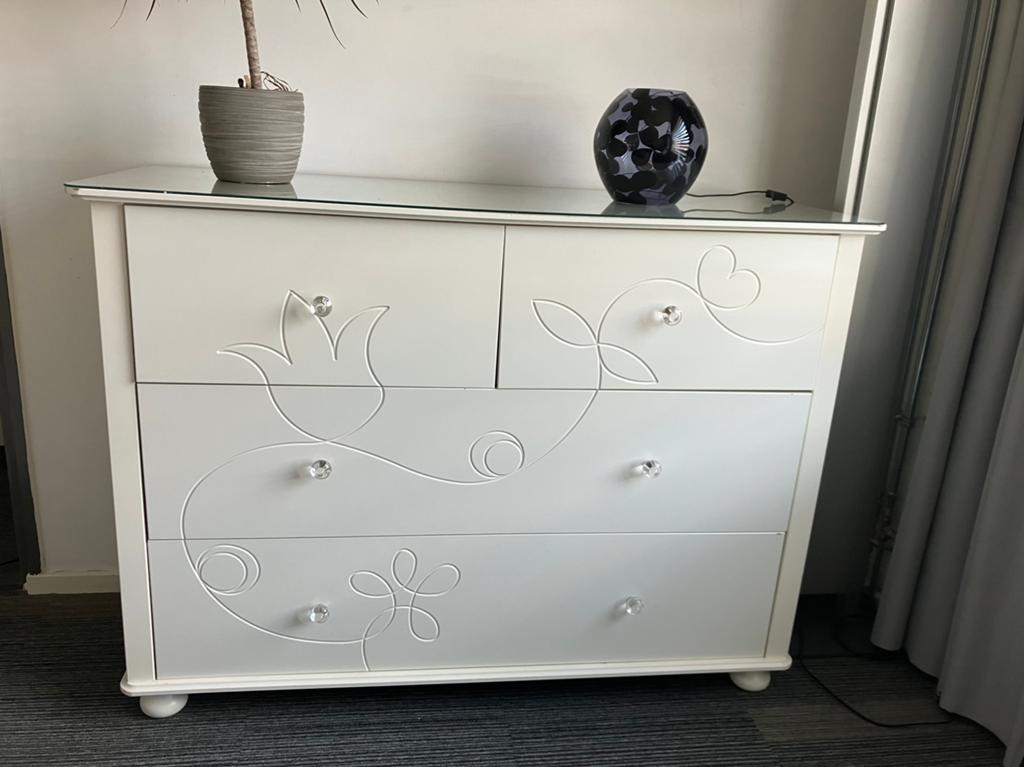 Ikea Kviby commode/ladekast, Huis en Inrichting, Kasten | Ladekasten, Ophalen, Gebruikt, 100 tot 150 cm, 3 of 4 laden