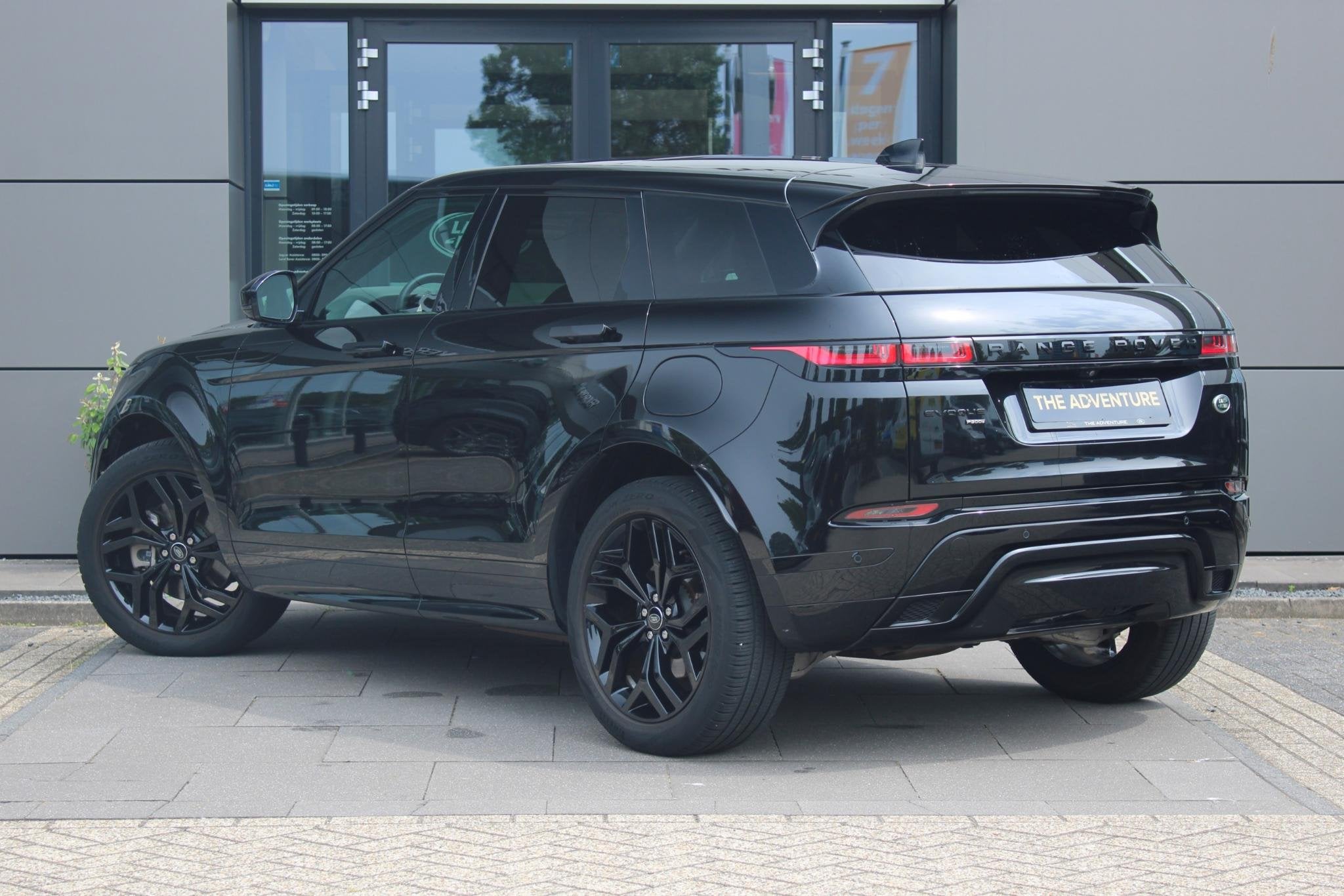 Land Rover Range Rover Evoque P300e R-Dynamic SE | Cloud | T, 309 pk, Euro 6, Met garantie (alle), 15 kWh