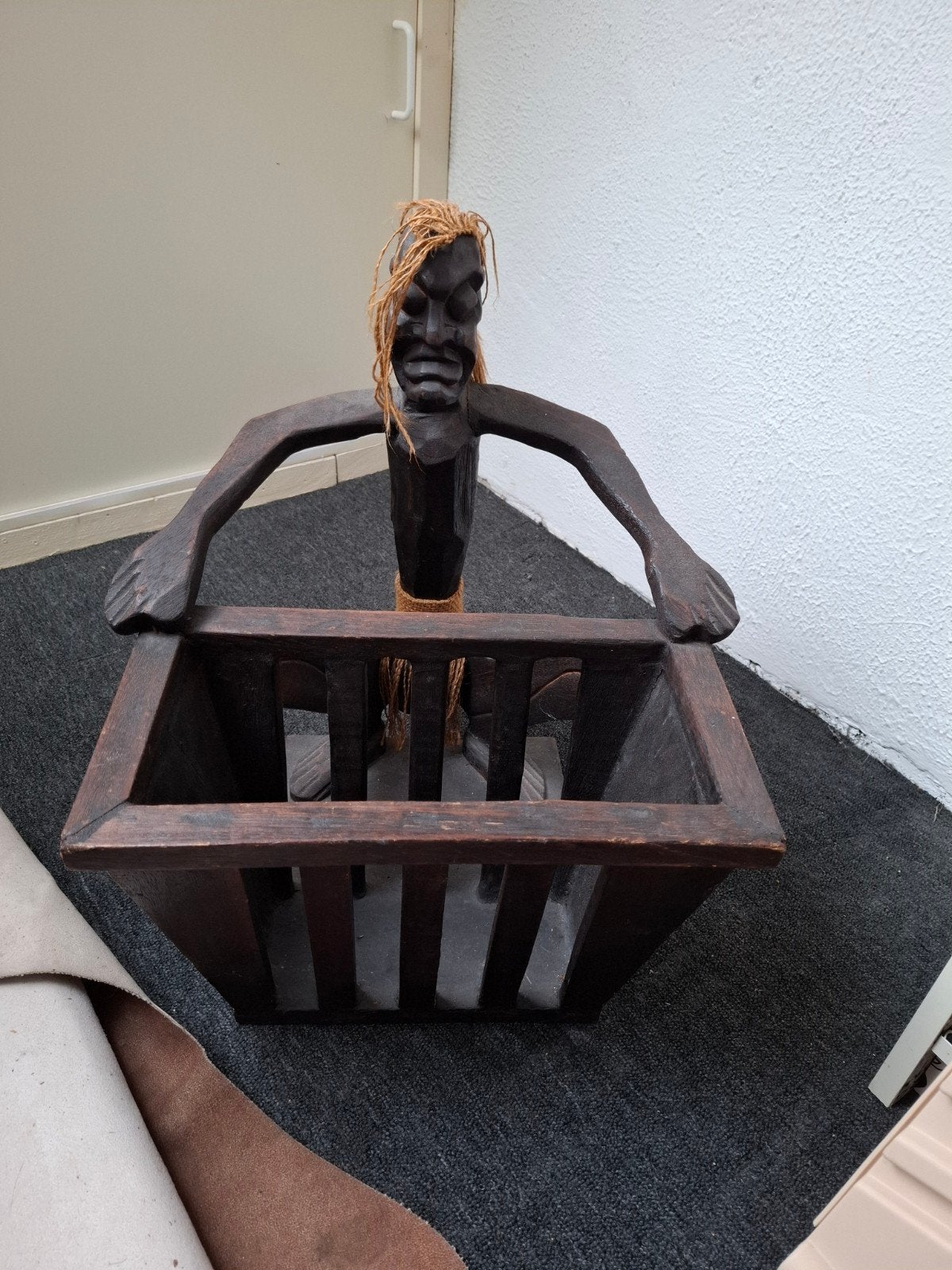Unieke Afrikaanse Houten Beeld Mand - Handgesneden Kunst, Bruin, Afrika, Handgemaakt, Beeld