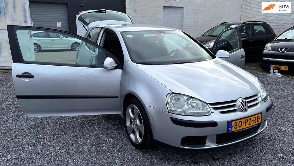 Volkswagen Golf 1.6 Trendline, Voorwielaandrijving, Stof, Gebruikt, 4 cilinders