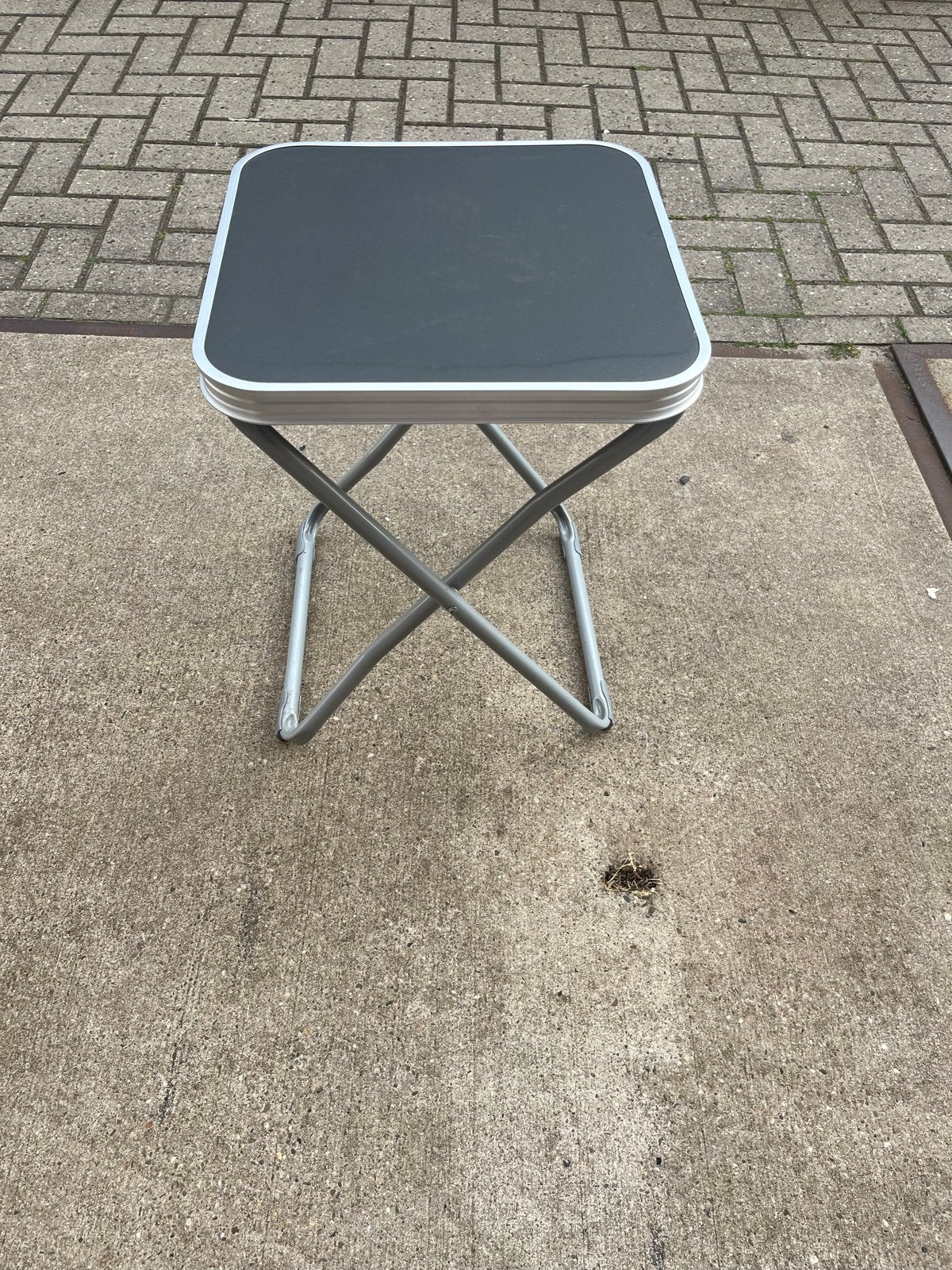 Compacte campingtafel/krukje, Caravans en Kamperen, Ophalen, Gebruikt, Campingtafel