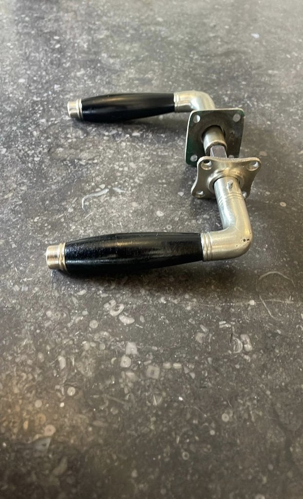 1x set Jaren 30 TONmodel Deurklinken Antiek messing bakeliet, Ophalen of Verzenden