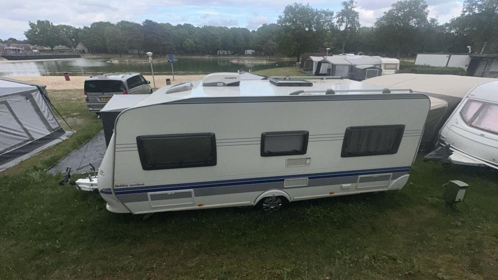 Complete Hobby Caravan, Caravans en Kamperen, Caravans, Particulier, meer dan 6, 1000 - 1250 kg, Rondzit, Hobby, Frans bed, Hefbed