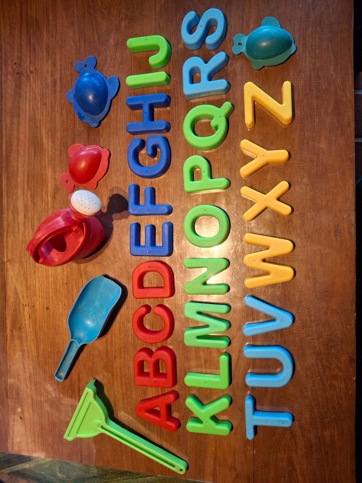 Zandbak speelgoed set met letters en vormpjes, Ophalen of Verzenden, Gebruikt, Jongen of Meisje