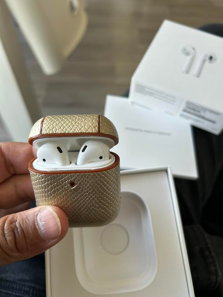 AirPods 2de generatie orgineel met doos linker doet t niet g, Ophalen of Verzenden, Gebruikt
