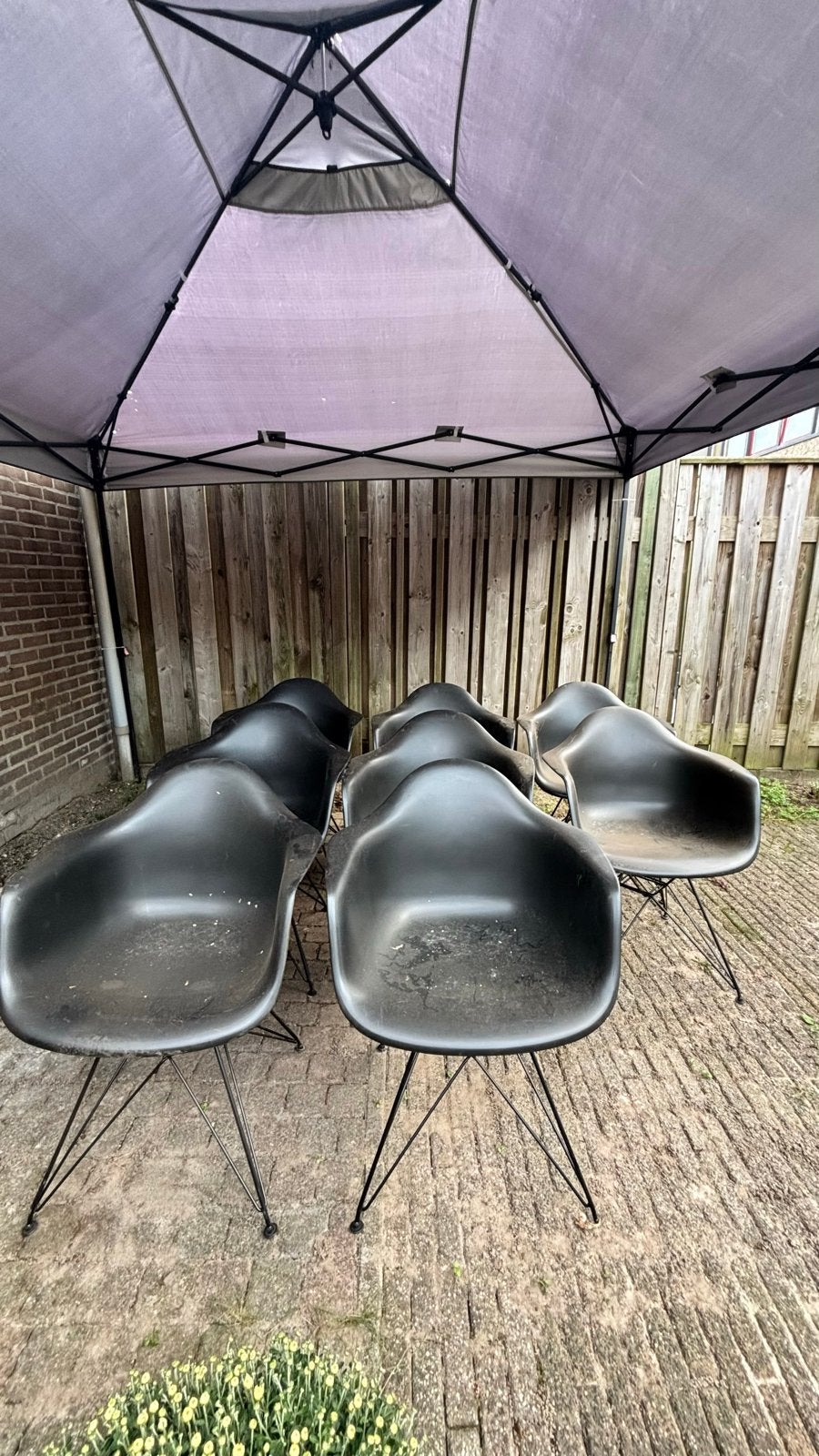 Zwarte stoelen met metalen onderstel (8 stuks), Ophalen, Kunststof, Gebruikt, Zwart
