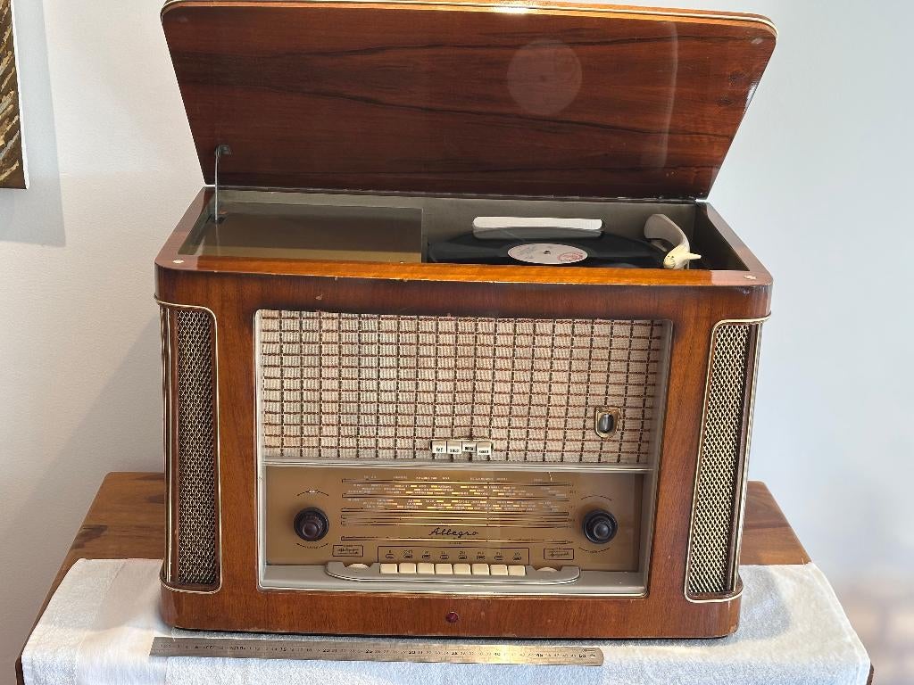 Vintage TESLA Radio met Platenspeler 1959 – Tsjechoslowakije, Ophalen of Verzenden