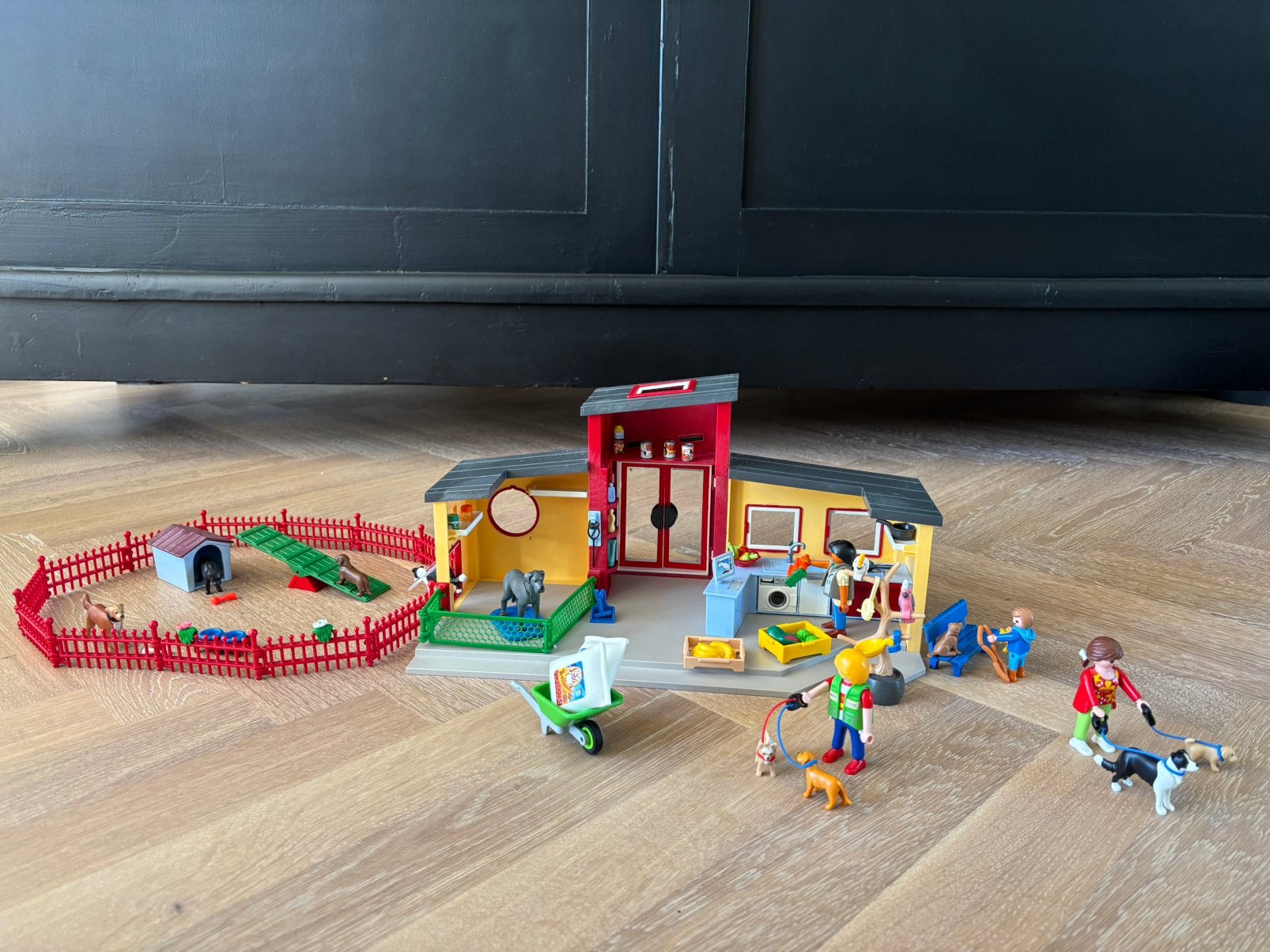 Playmobil City Life 9275 Dierenpension + 5380 Hondenoppas, Gebouw, Complete set, Ophalen of Verzenden, Zo goed als nieuw