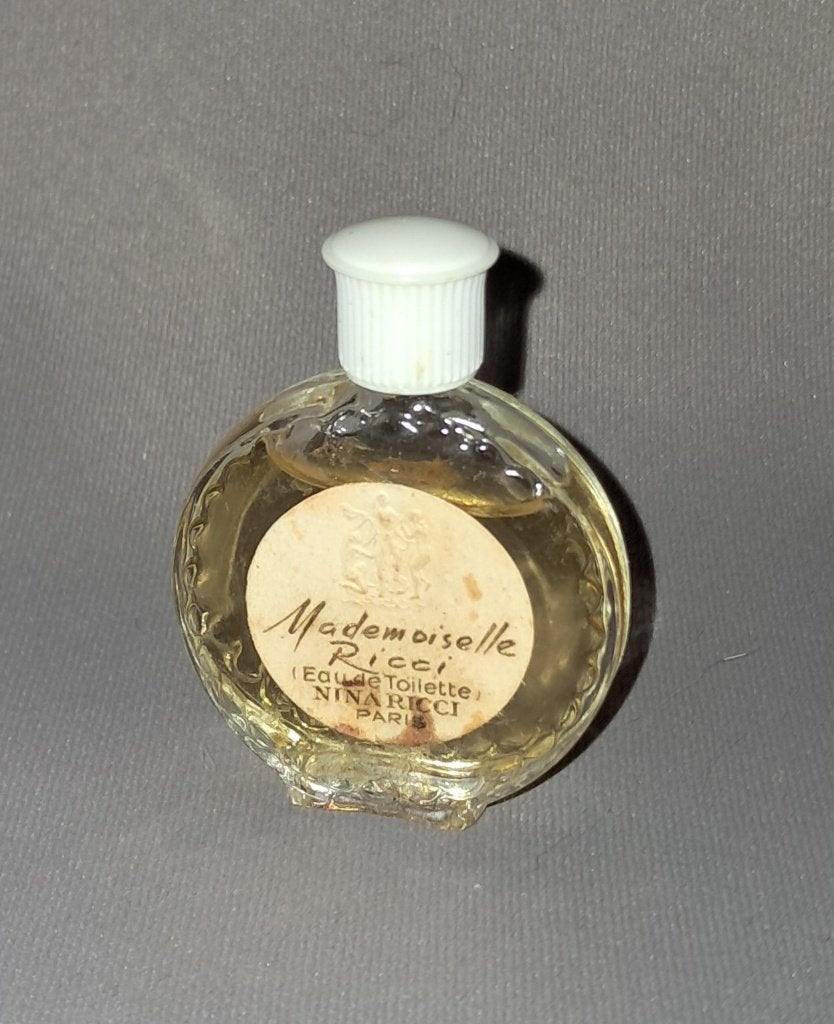 Luxe parfum mini -  Nina ricci Mademoiselle oudje, Ophalen of Verzenden, Zo goed als nieuw, Miniatuur, Gevuld