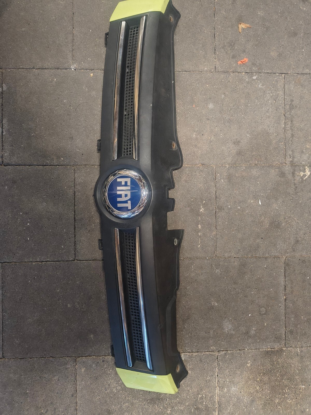 Grille Fiat Panda ('09), Auto-onderdelen, Gebruikt, Voor, Ophalen of Verzenden, Bumper