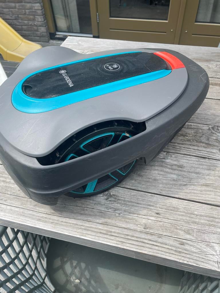 Gardena Smart SILENO City 250 Robotmaaier met Gateway, Tuin en Terras, Robotmaaiers, Ophalen of Verzenden, Zo goed als nieuw, 20 tot 25 cm