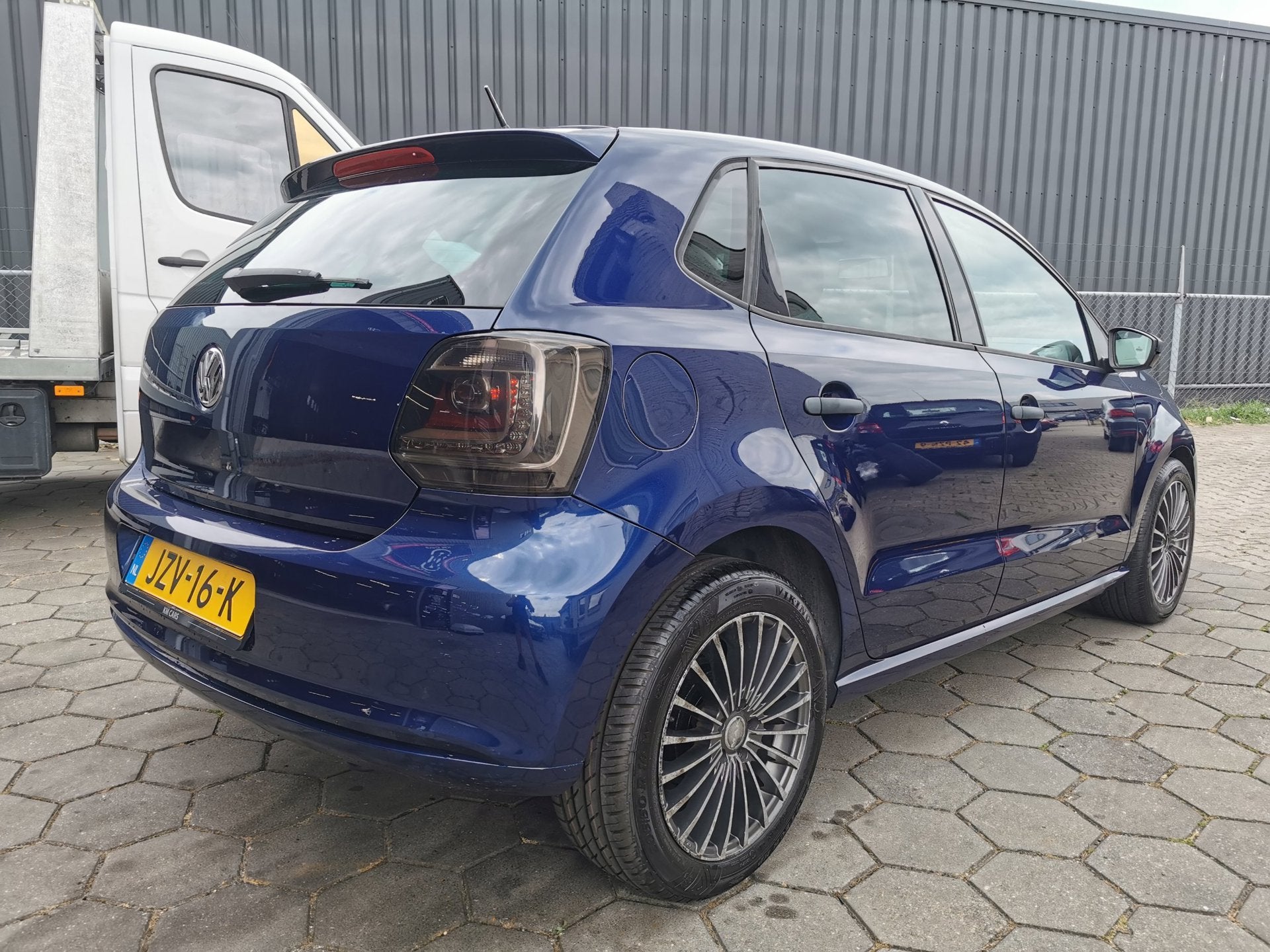 Volkswagen POLO 1.2-12V Trendline - Carplay - NEW APK - Airc, Auto's, Volkswagen, Voorwielaandrijving, Euro 5, Gebruikt, Zwart