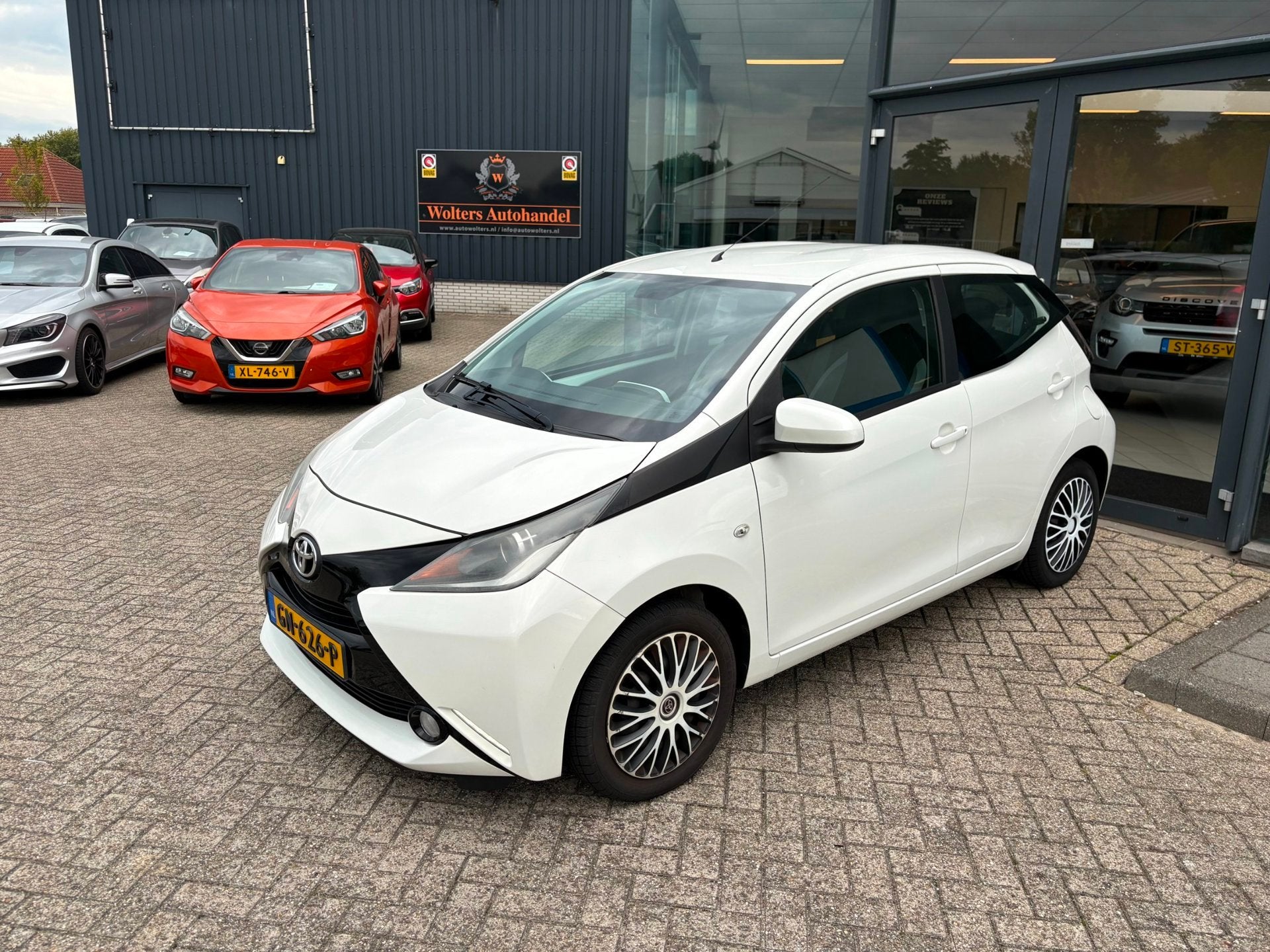 Foto 2 van Toyota Aygo 1.0 VVT-i x-play *AC *CAMERA