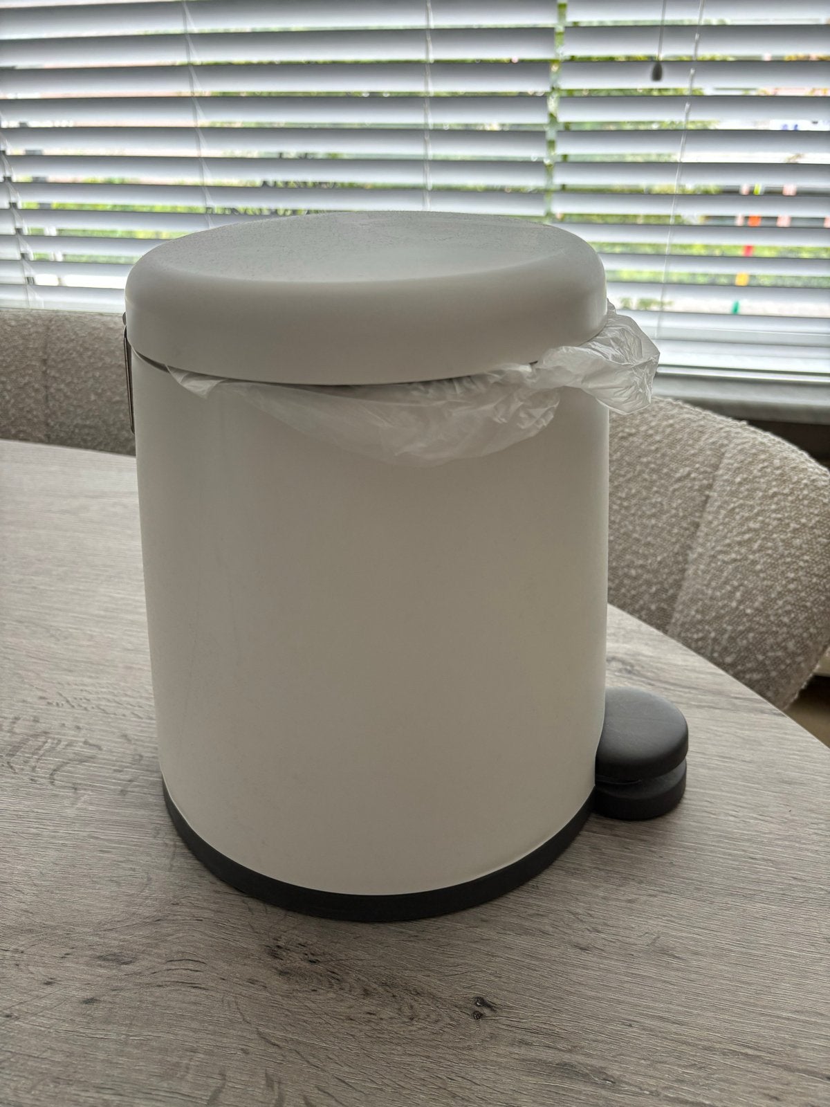 Witte prullenbak met pedaal - zo goed als nieuw, Kunststof, Met pedaal, Ophalen of Verzenden, Zo goed als nieuw