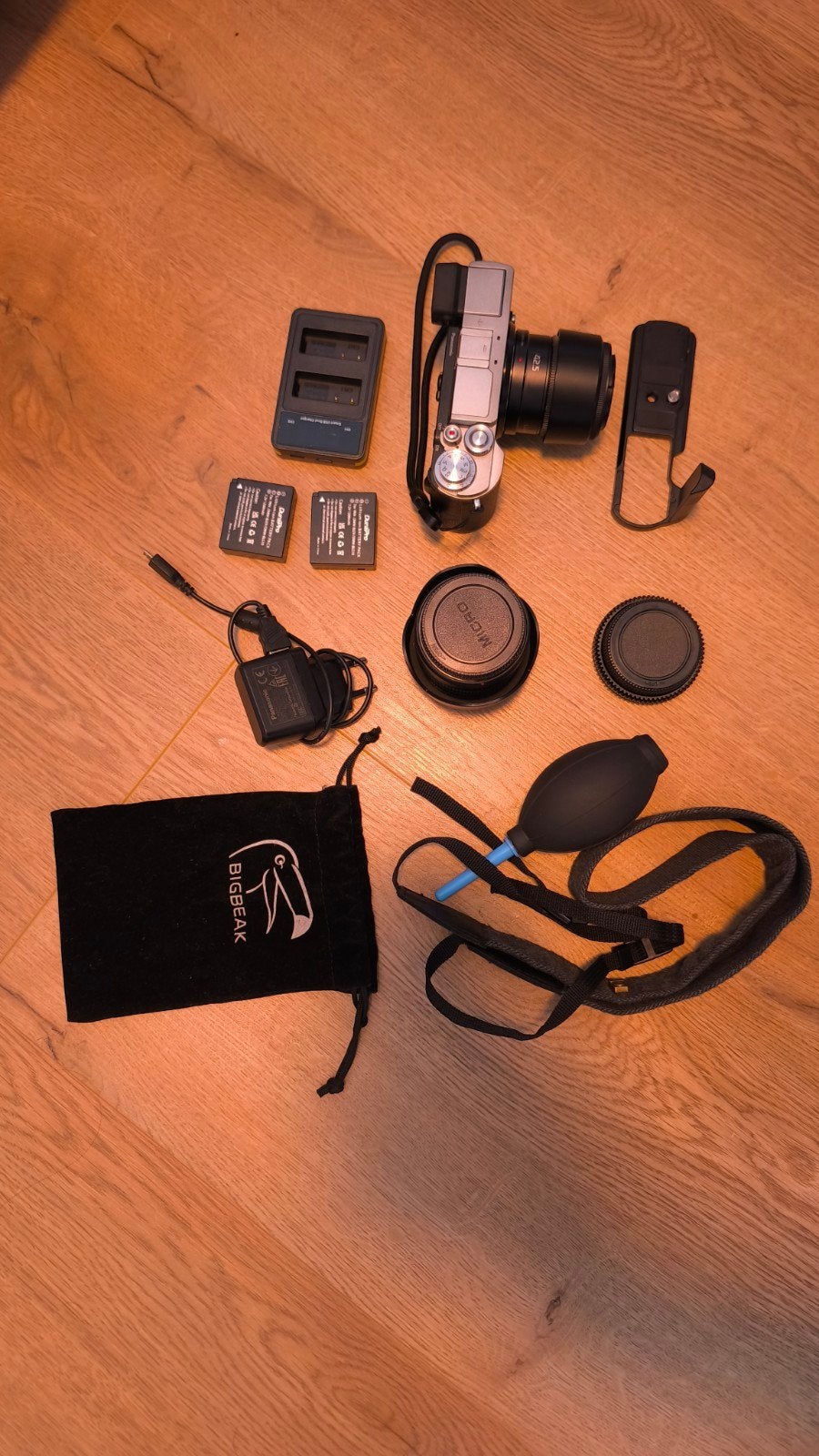 Panasonic Lumix DC-GX9 met 3 lenzen en accessoires, Camera, Ophalen of Verzenden, Zo goed als nieuw