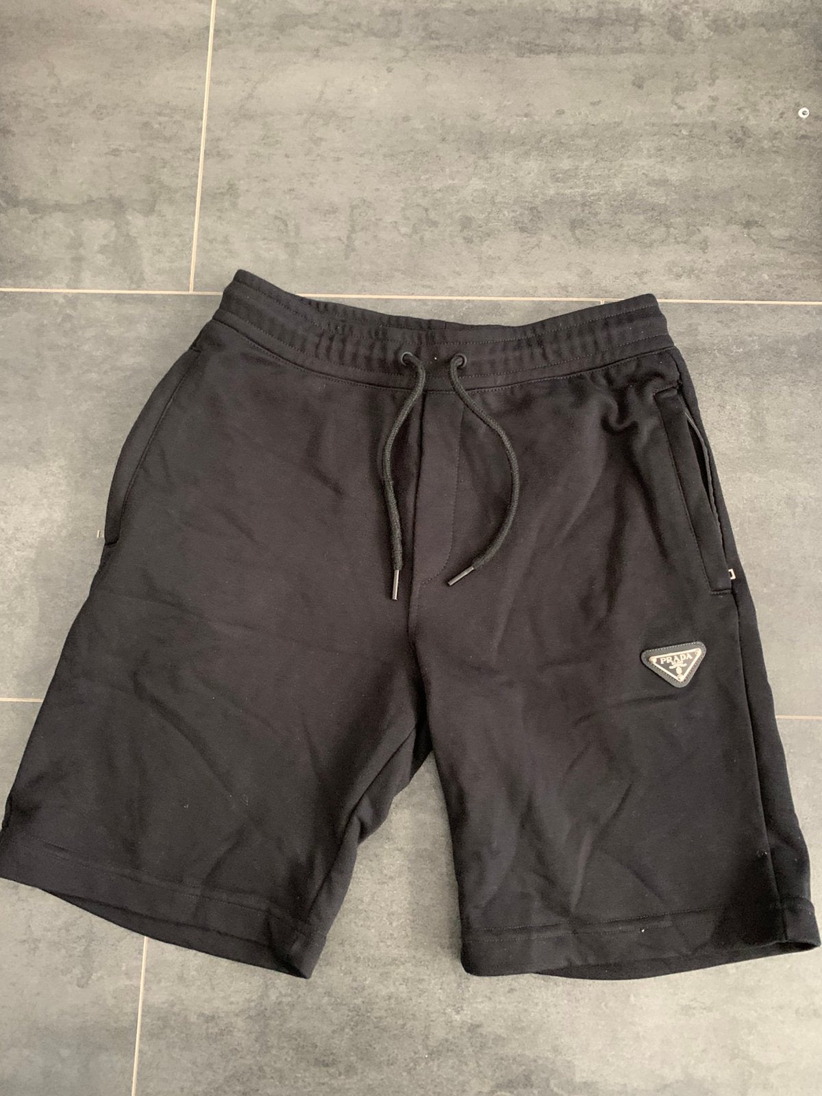 Prada short, Ophalen of Verzenden, Zo goed als nieuw, Zwart