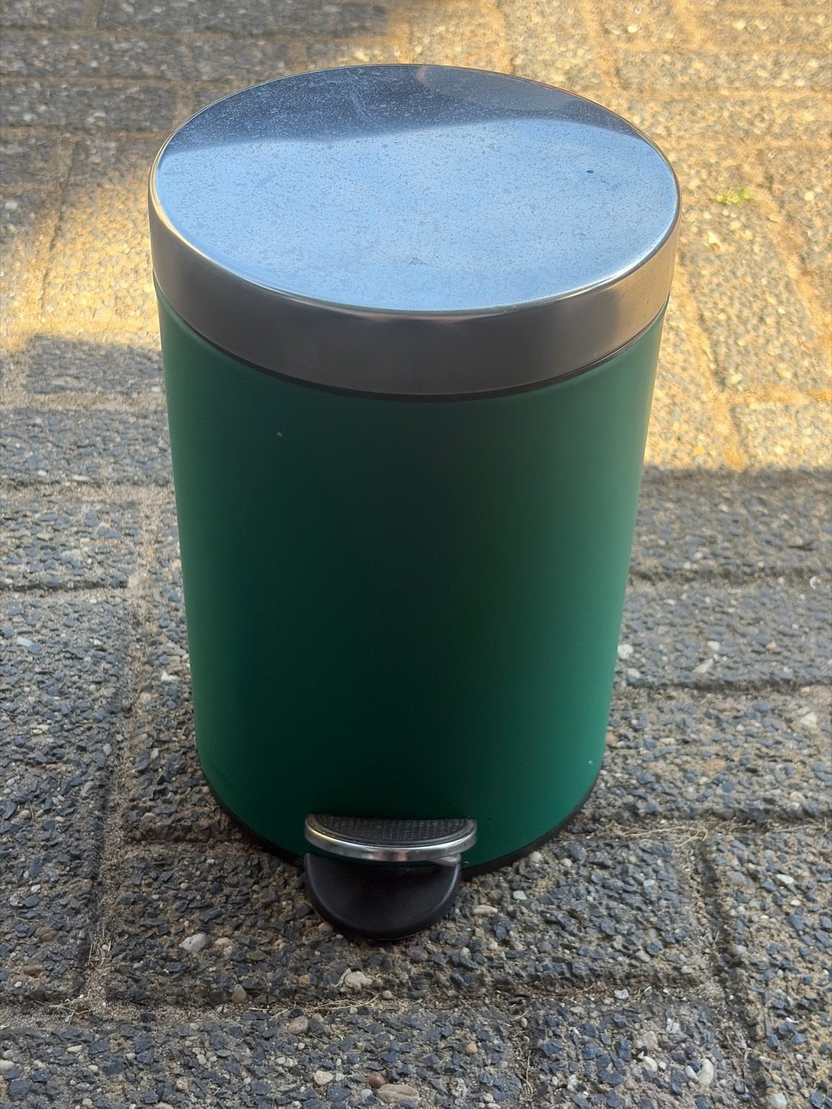 Groen pedaalemmertje met metalen deksel, Gebruikt, Met pedaal, Ophalen of Verzenden, Minder dan 10 liter
