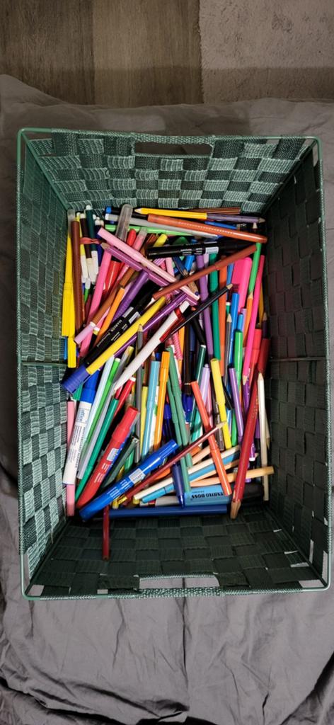 Mandje met potloden, stiften en pennen | GRATIS op te halen, Ophalen, Potlood of Stift