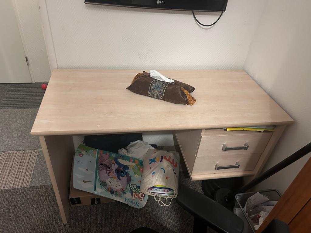 Bureau met bureaustoel - 125x58 cm, Huis en Inrichting, Bureaus, Ophalen, Gebruikt, Overige merken, Computerbureau