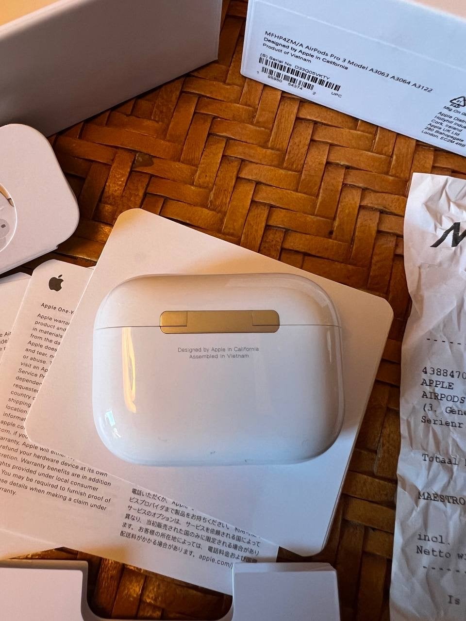 Nieuwe AirPods Pro 3 met aankoopbon en Apple Care, In gehoorgang (in-ear), Actieve ruisonderdrukking, Nieuw, Ophalen of Verzenden