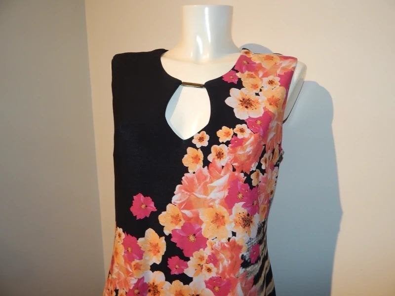 Joseph Ribkoff mooie bloemen jurk hardware deel hals 40, Maat 38/40 (M), Joseph Ribkoff, Zo goed als nieuw, Knielengte