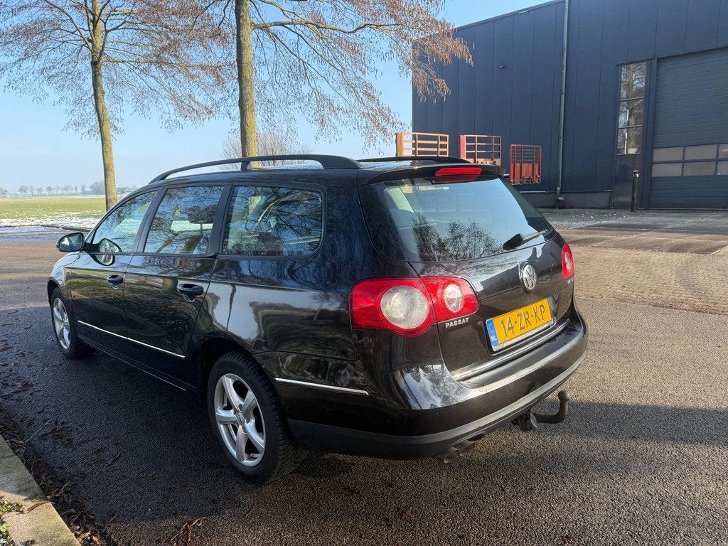 Volkswagen Passat Variant 2.0 TDI Trendline airco apk, Voorwielaandrijving, 4 cilinders, Zwart, Origineel Nederlands