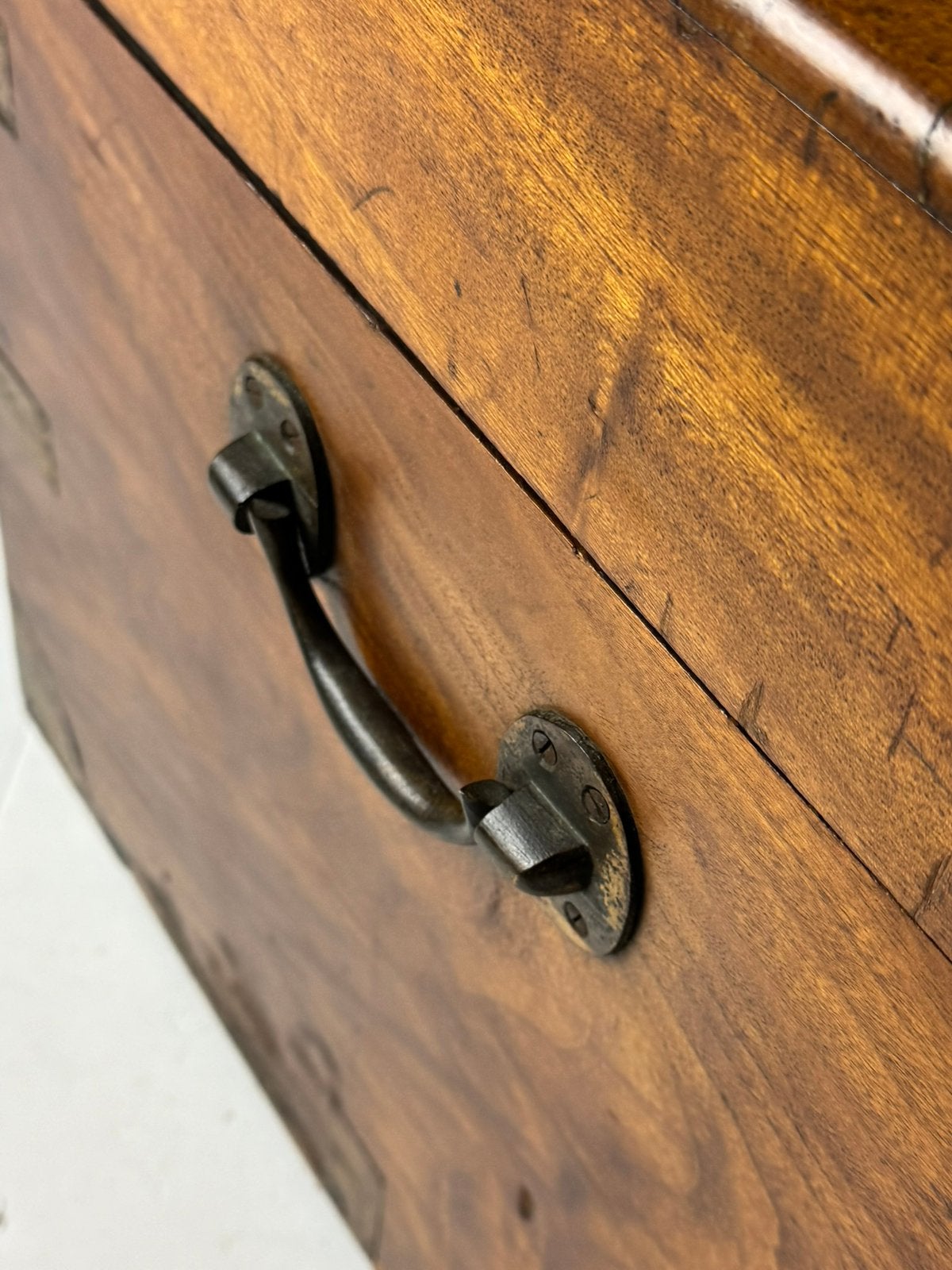 Campaign kist camfer 19e eeuw, Huis en Inrichting, Woonaccessoires | Kisten, Ophalen of Verzenden, Zo goed als nieuw, Minder dan 50 cm