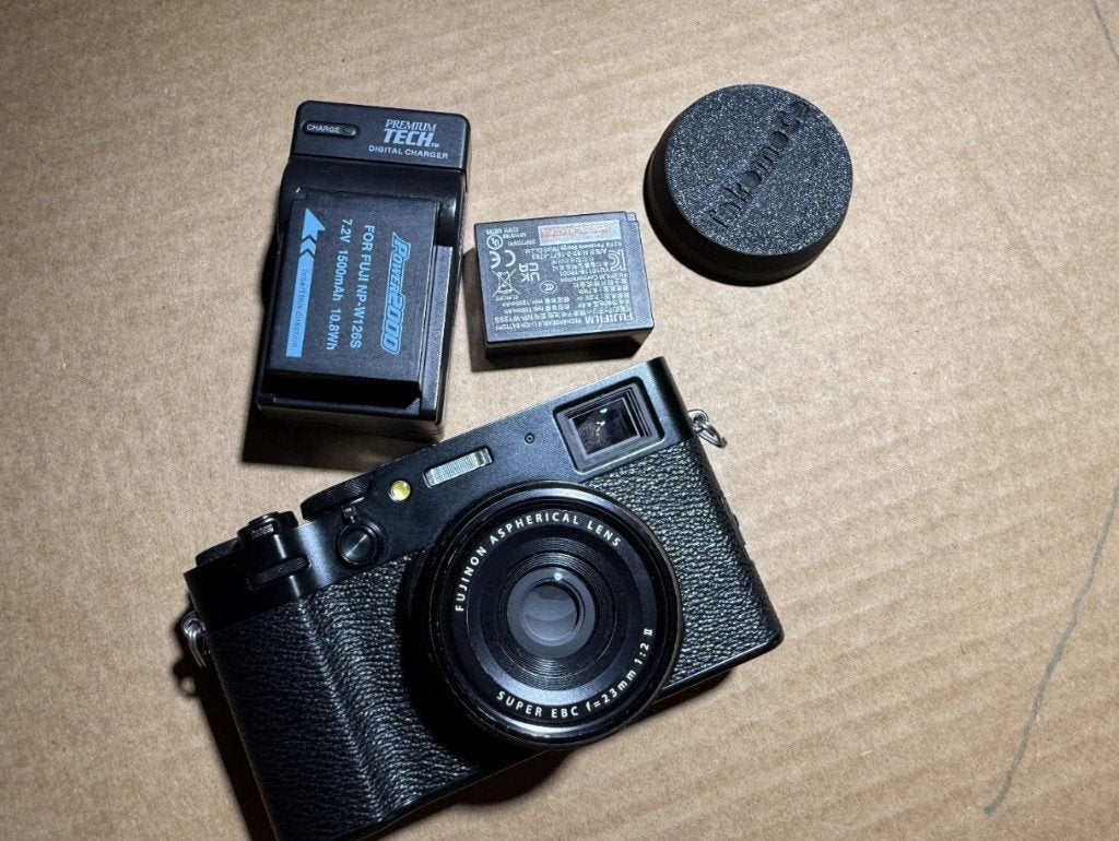 Fujifilm X100VI Zwart - In topconditie, met doos, Audio, Tv en Foto, Fotocamera's Digitaal, Gebruikt, Ophalen of Verzenden, Fujifilm