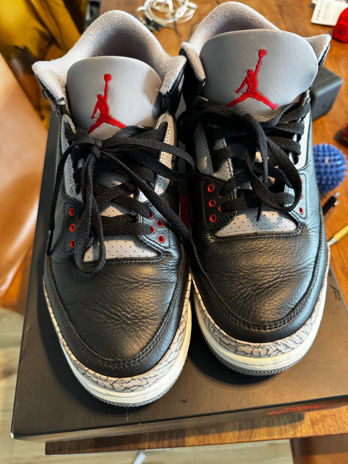 Nike Air Jordan 3 Retro - Zwart/Rood/Grijs, Ophalen of Verzenden, Gedragen, Zwart, Sneakers of Gympen