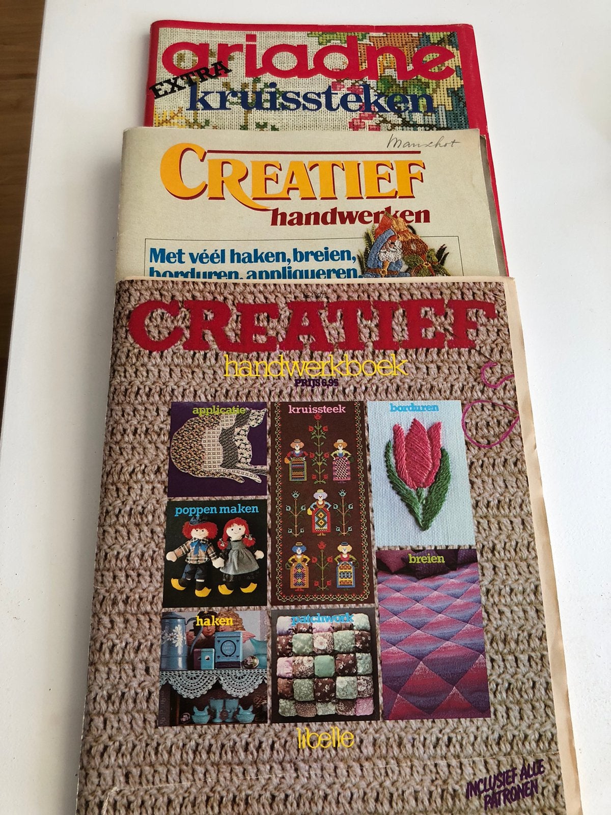 Handwerk/ kruissteekboeken, Boeken, Hobby en Vrije tijd, Ophalen of Verzenden, Gelezen