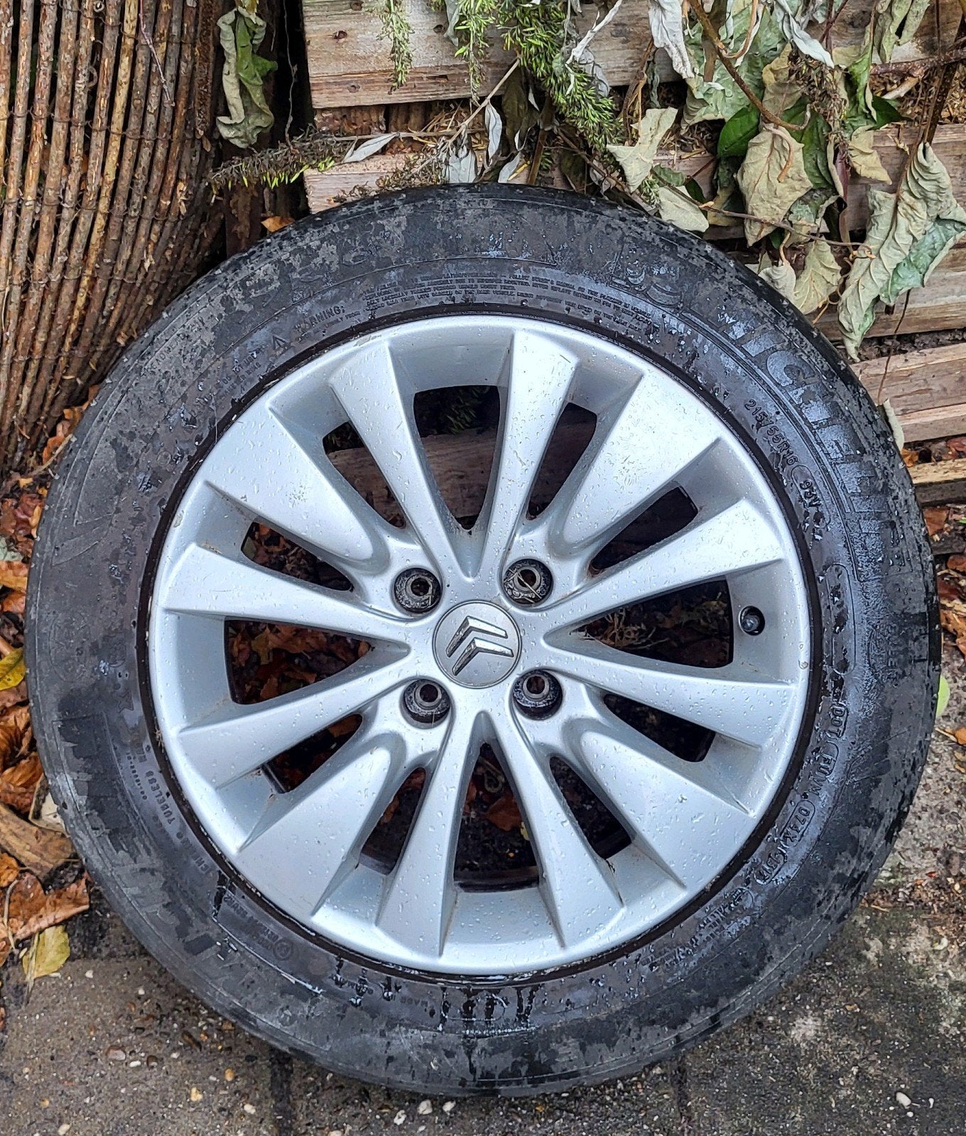 4 lichtmetaal Citroën velgen met band 215/55R16 - Gebruikt, 16 inch, Banden en Velgen, Ophalen of Verzenden, Zomerbanden