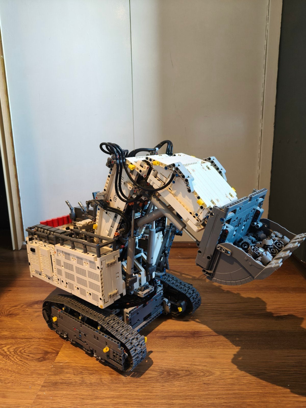 LEGO Technic Liebherr R 9800 Graafmachine (42100)