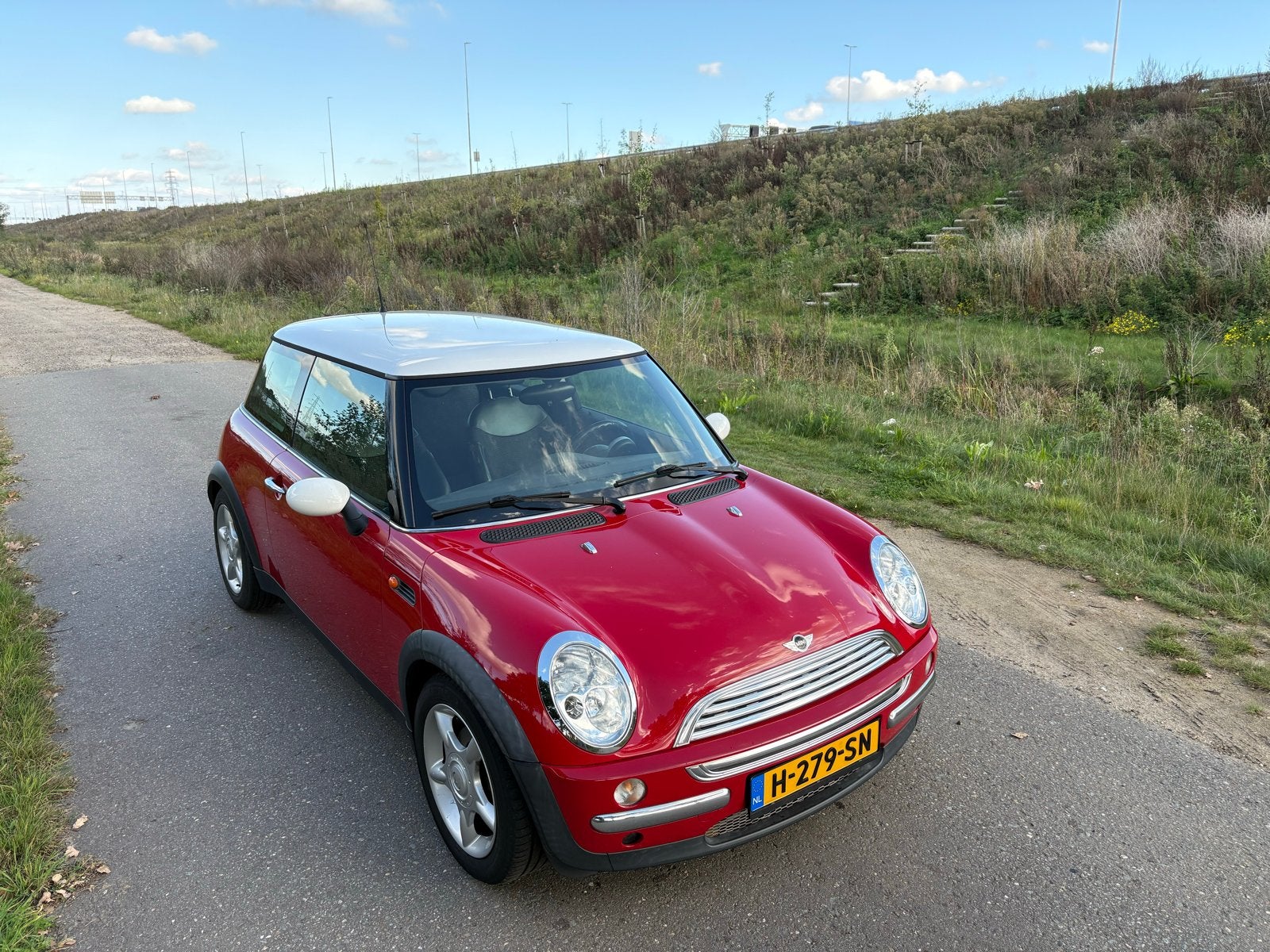 Mini 1.6 Cooper 2004 Rood nieuwe koppeling en winterbanden, Voorwielaandrijving, 15 km/l, Zwart, 4 cilinders