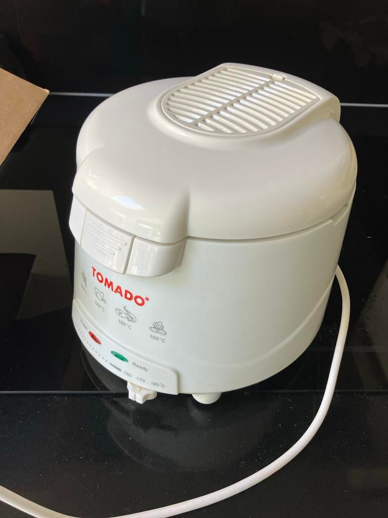 Tomado Friteuse - Compact en Gebruiksvriendelijk, Witgoed en Apparatuur, Minder dan 1 liter, Ophalen, Gebruikt, Uitneembare binnenpan