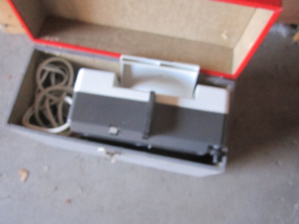 15.  Oude diaprojector in koffer, Verzamelen, Ophalen, Gebruikt