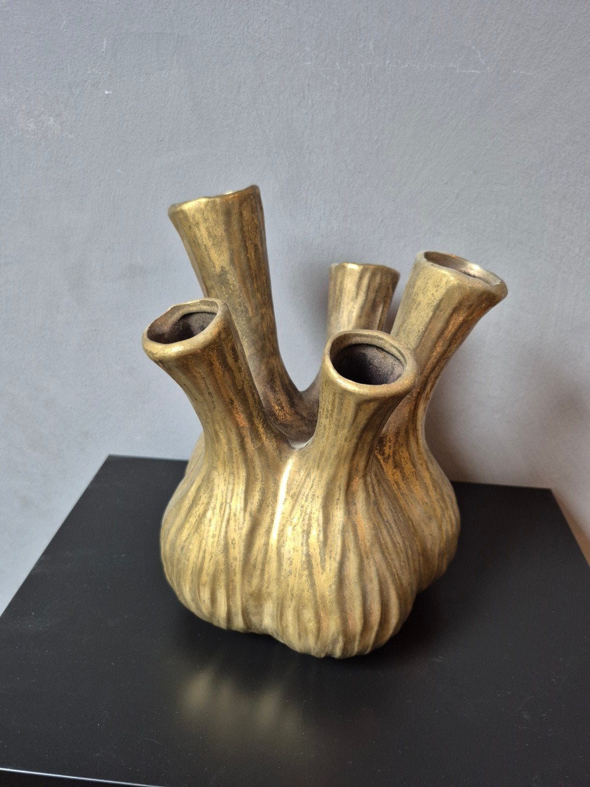 Goudkleurige Tulpenvaas - 26cm Hoog, 20cm Diameter, Huis en Inrichting, Woonaccessoires | Vazen, Ophalen of Verzenden, Zo goed als nieuw