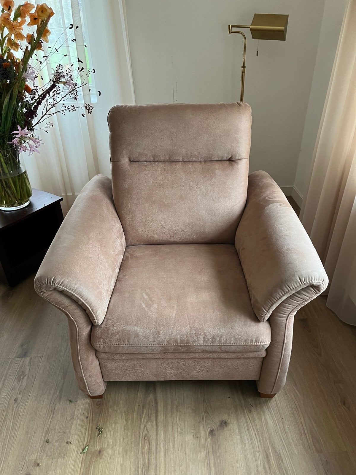Comfortabele beige fauteuil, Ophalen, Gebruikt, Leer, 75 tot 100 cm